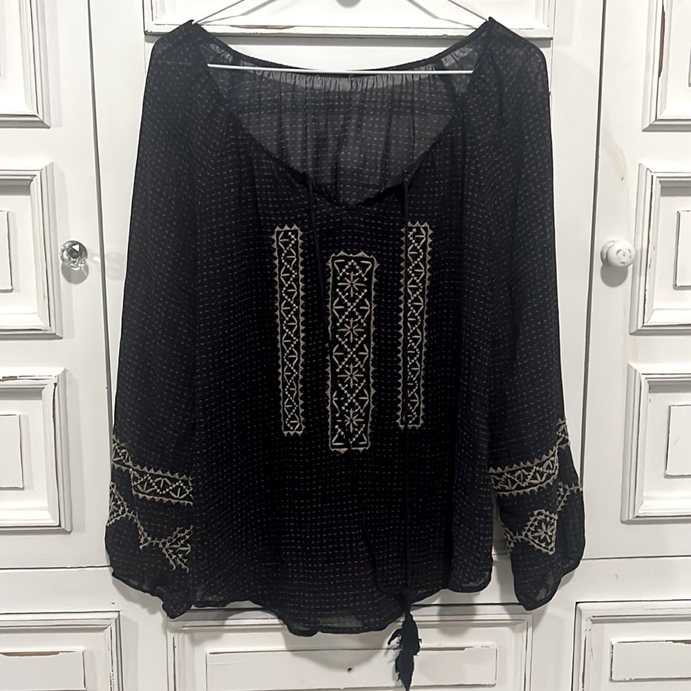 Thin long sleeve top